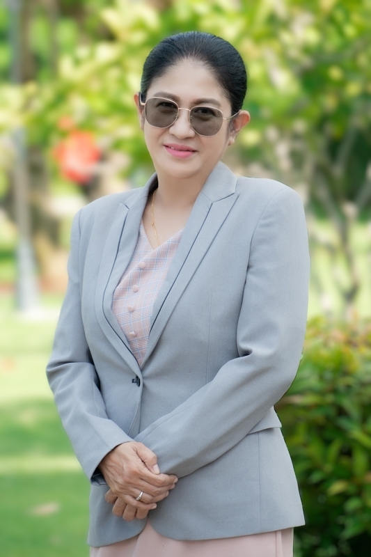 นางสาวนันท์นภัสร์ พุ่มพฤกษี